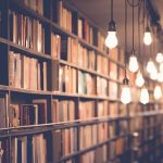 Könyvtári raktári segítő, a pakolós munka